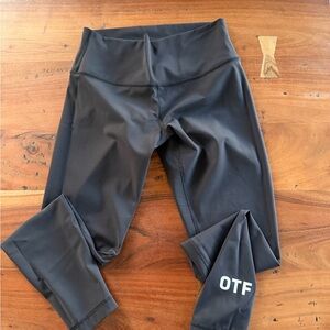 OrangeTheory Lululemon Athletica Wunder Under Leggings with OTF Detail NWOT